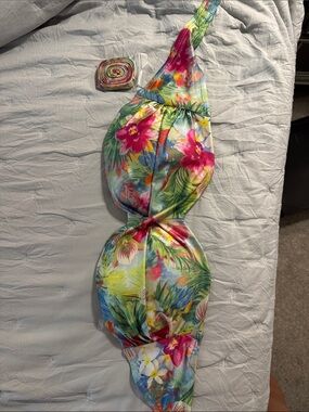 Victoria's Secret Floral Tropical Bikini Top in Pink, Green, Blue, Yellow